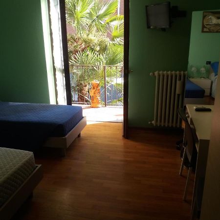 I Pini B&B Castagnito Exteriér fotografie