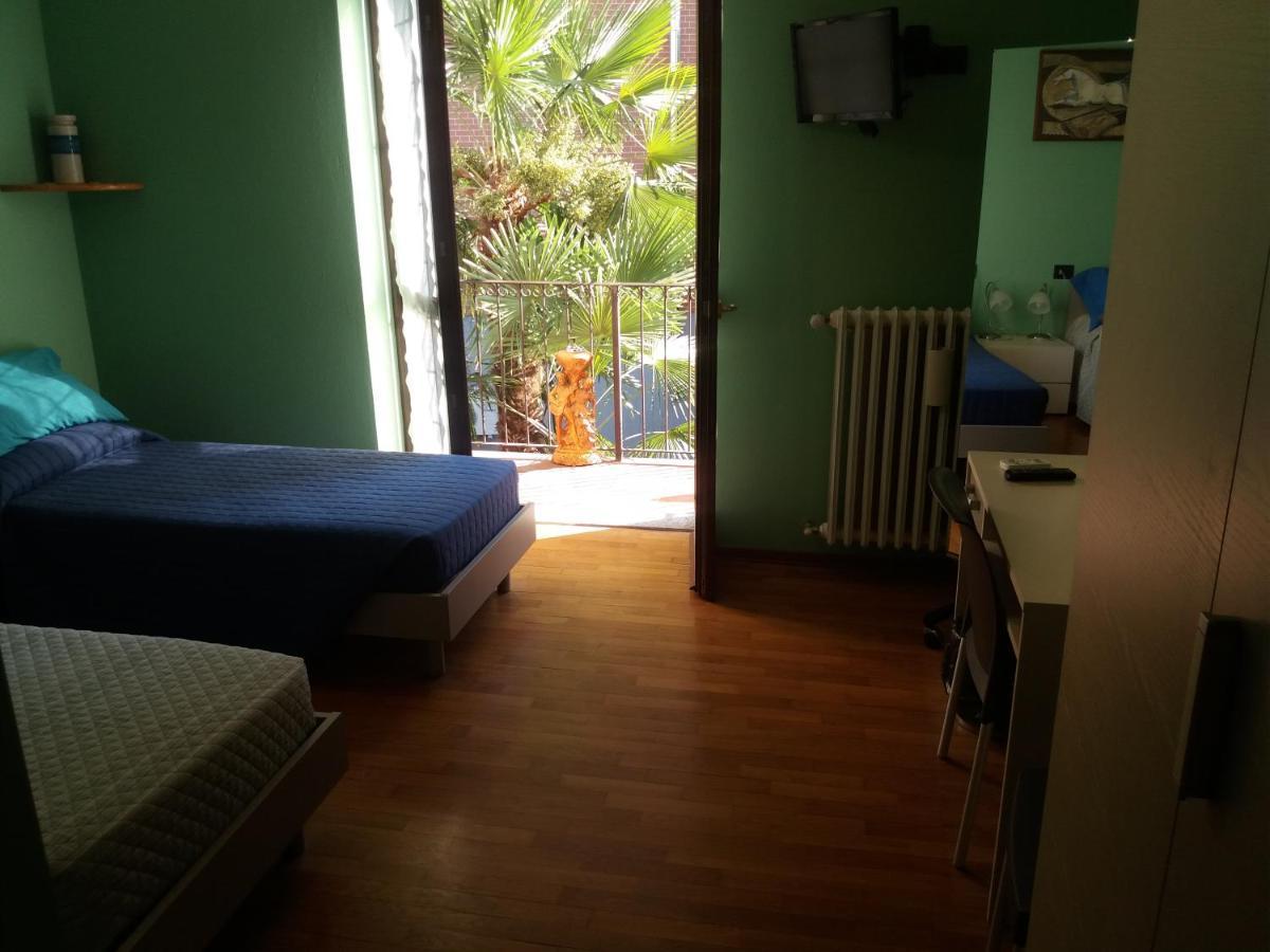 I Pini B&B Castagnito Exteriér fotografie